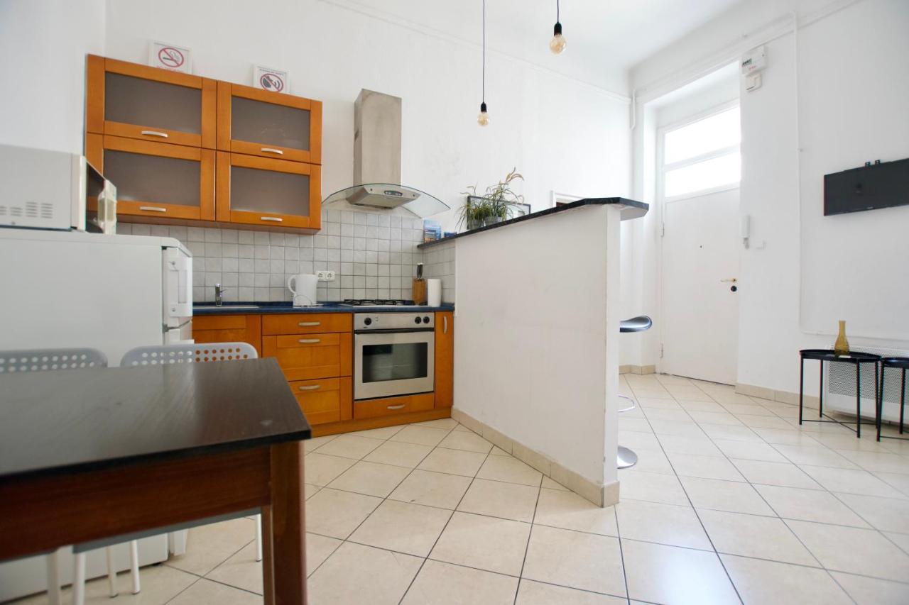 Budget Apartment By Hi5 - Center Of The Center Budapest Extérieur photo